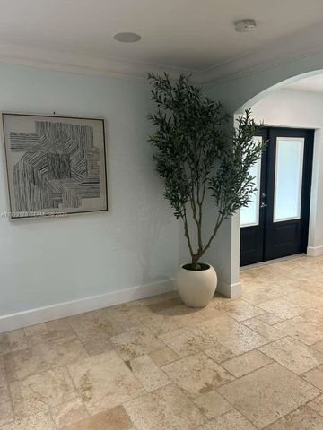 1108 Washington St, Hollywood, FL 33019