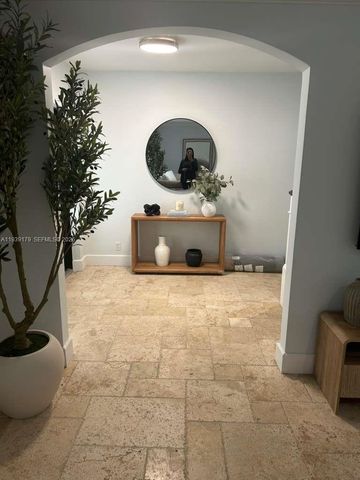 1108 Washington St, Hollywood, FL 33019