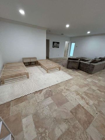 1108 Washington St, Hollywood, FL 33019