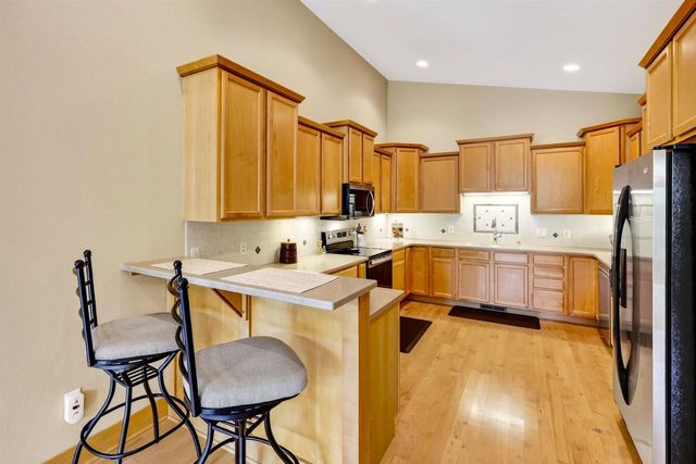 617 Nightingale Lane, Cottage Grove, WI 53527