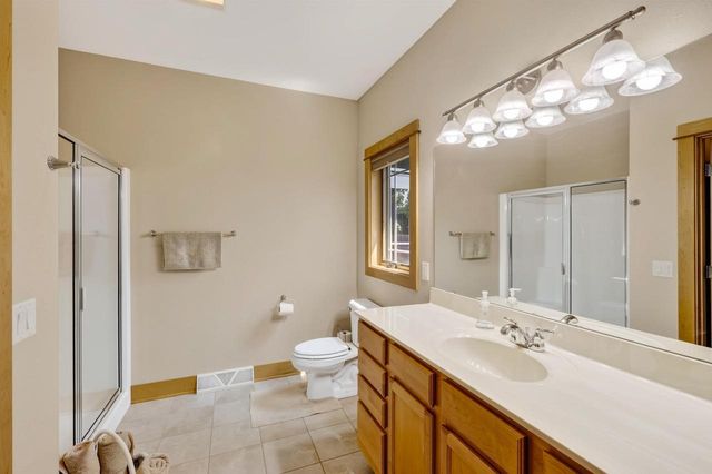 617 Nightingale Lane, Cottage Grove, WI 53527
