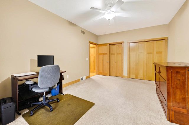 617 Nightingale Lane, Cottage Grove, WI 53527