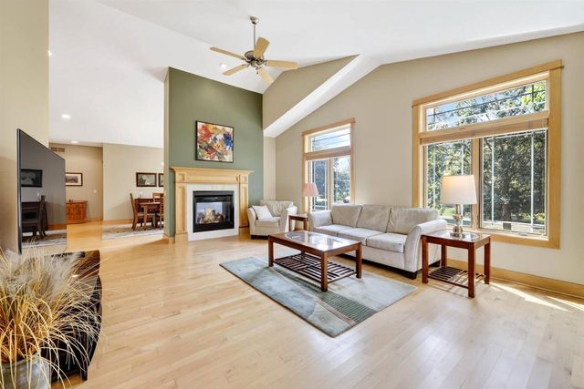 617 Nightingale Lane, Cottage Grove, WI 53527
