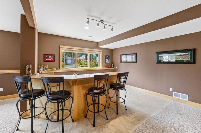 617 Nightingale Lane, Cottage Grove, WI 53527