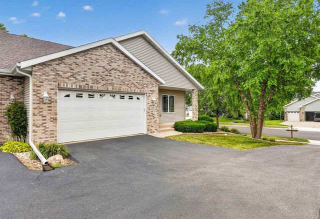 617 Nightingale Lane, Cottage Grove, WI 53527
