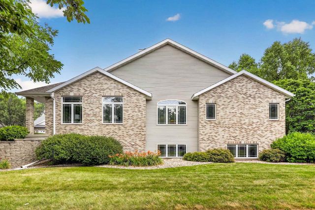 617 Nightingale Lane, Cottage Grove, WI 53527