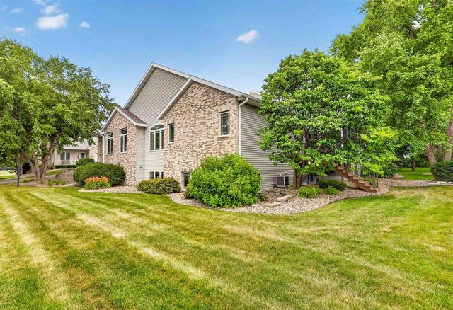 617 Nightingale Lane, Cottage Grove, WI 53527