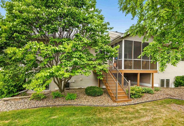 617 Nightingale Lane, Cottage Grove, WI 53527