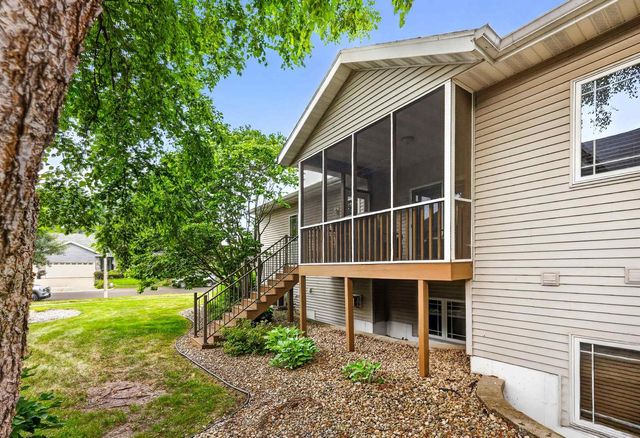 617 Nightingale Lane, Cottage Grove, WI 53527