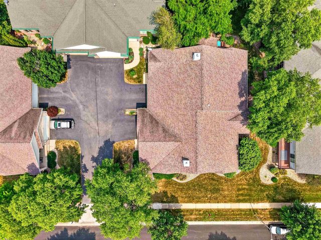 617 Nightingale Lane, Cottage Grove, WI 53527