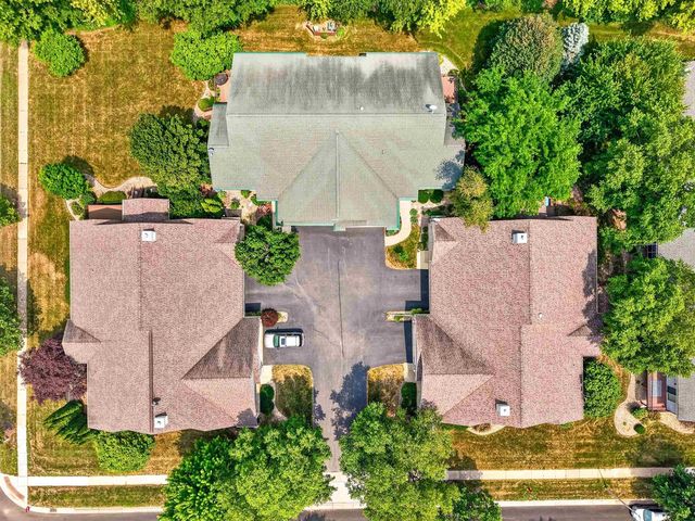 617 Nightingale Lane, Cottage Grove, WI 53527
