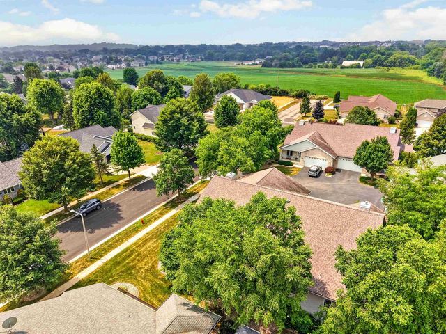 617 Nightingale Lane, Cottage Grove, WI 53527