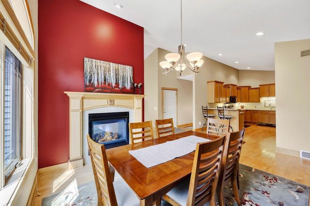 617 Nightingale Lane, Cottage Grove, WI 53527