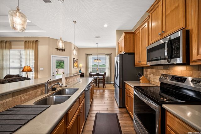 1705 CROOKED CREEK DR, Pleasanton, TX 78064