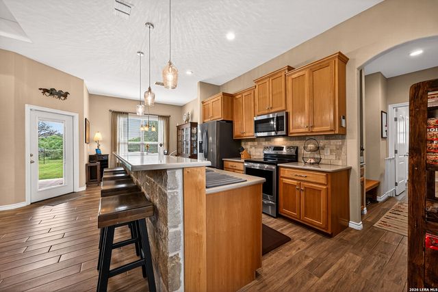 1705 CROOKED CREEK DR, Pleasanton, TX 78064
