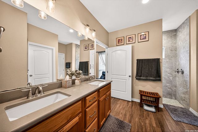 1705 CROOKED CREEK DR, Pleasanton, TX 78064