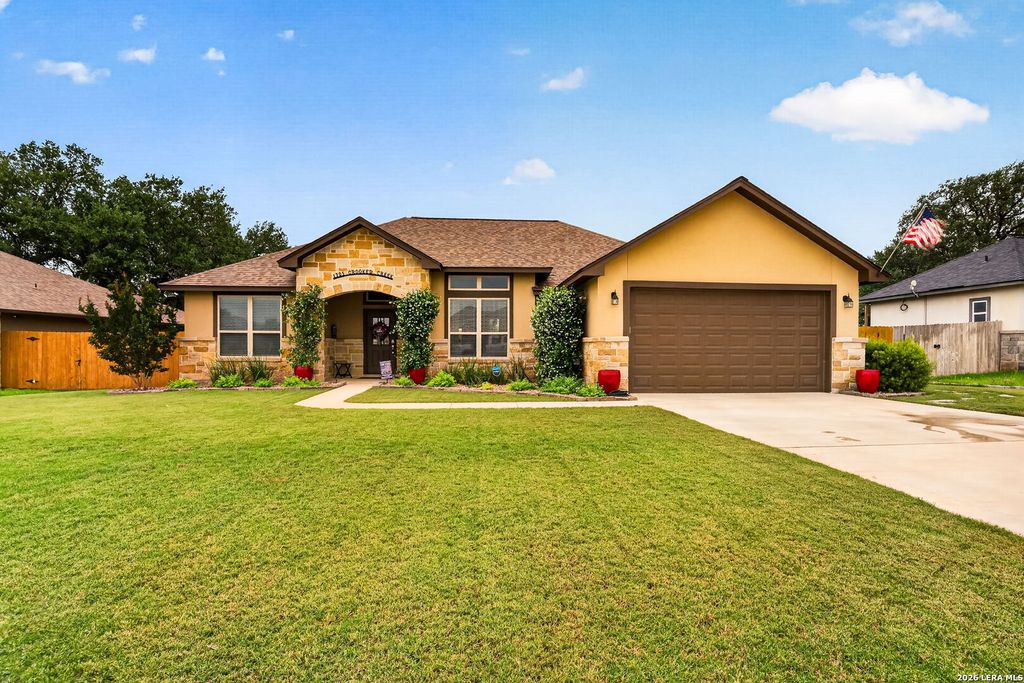 1705 CROOKED CREEK DR, Pleasanton, TX 78064