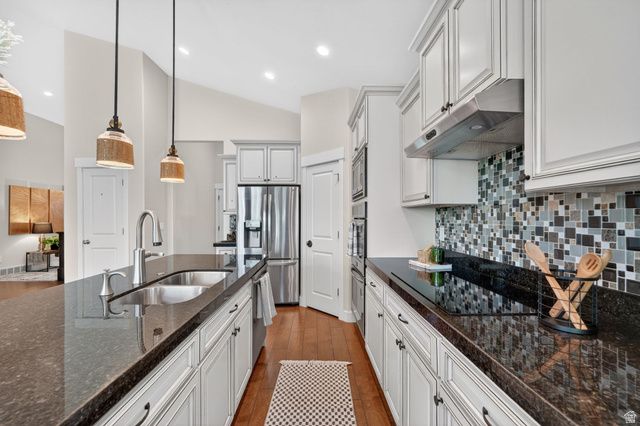 3802 W AUTUMN RAIN RD, South Jordan, UT 84009