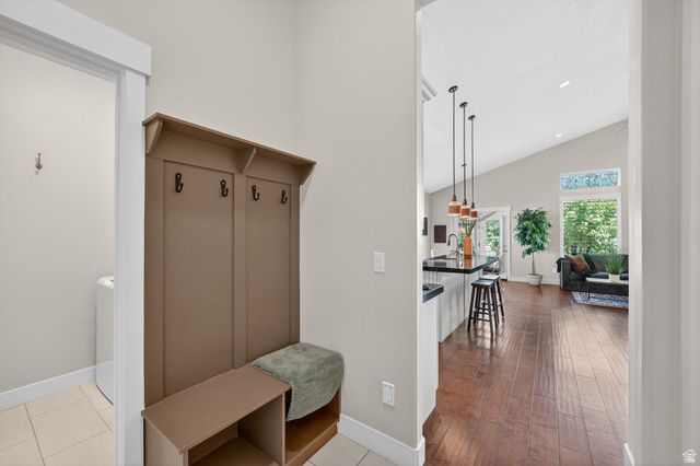3802 W AUTUMN RAIN RD, South Jordan, UT 84009