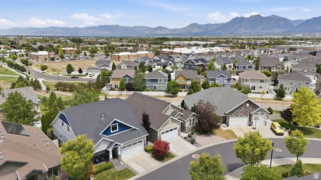 3802 W AUTUMN RAIN RD, South Jordan, UT 84009