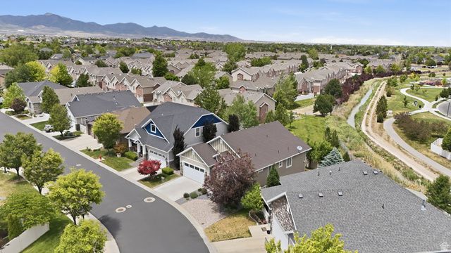 3802 W AUTUMN RAIN RD, South Jordan, UT 84009