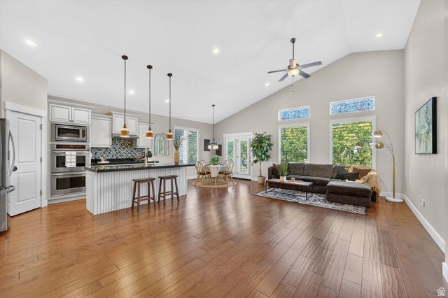 3802 W AUTUMN RAIN RD, South Jordan, UT 84009