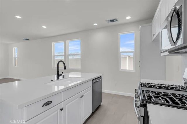 7408 Desert Sky Drive, Yucca Valley, CA 92284
