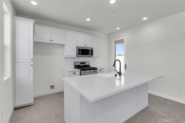 7408 Desert Sky Drive, Yucca Valley, CA 92284