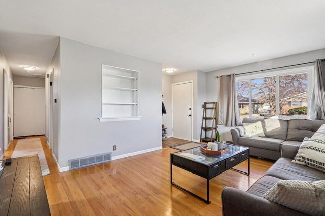 5103 Kinzie AVENUE, Racine, WI 53406