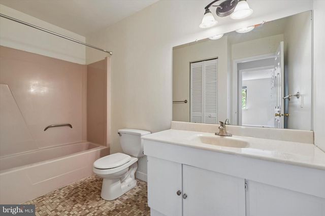 156 EATON DR, Wayne, PA 19087