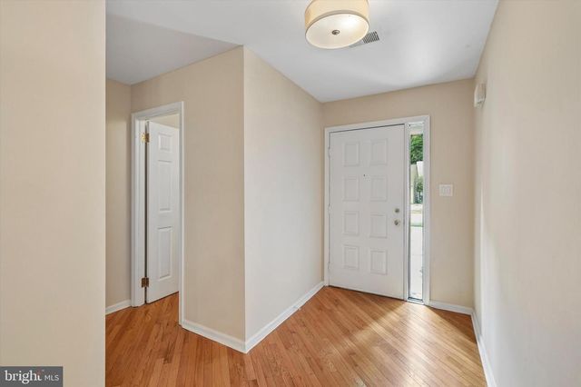 156 EATON DR, Wayne, PA 19087