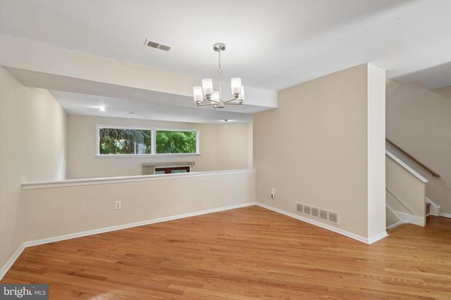 156 EATON DR, Wayne, PA 19087