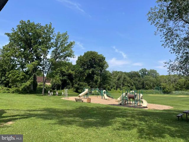 156 EATON DR, Wayne, PA 19087