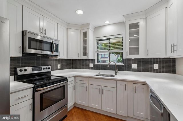 156 EATON DR, Wayne, PA 19087