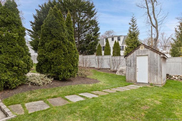 24 Jennings Road, White Plains, NY 10605
