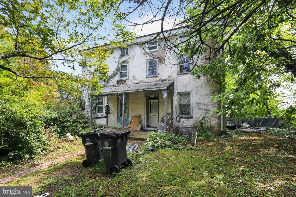 210-212 HECKLE ST, PHOENIXVILLE, PA 19460 — exterior