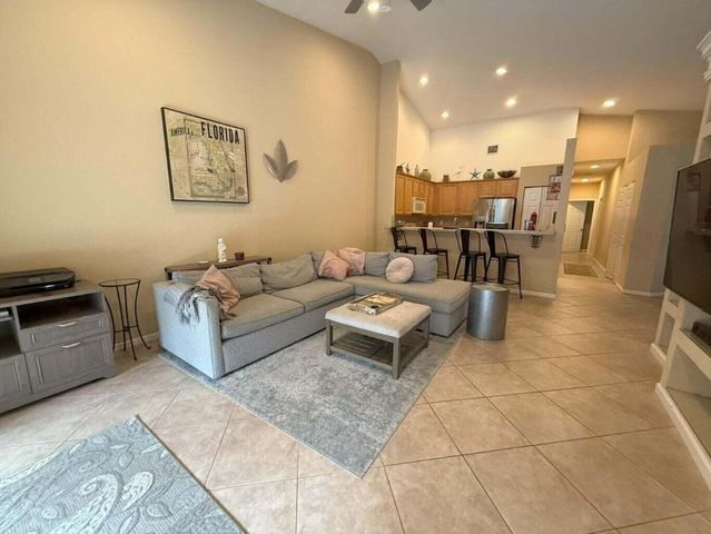 328 W Coral Trace Circle W, Delray Beach, FL 33445