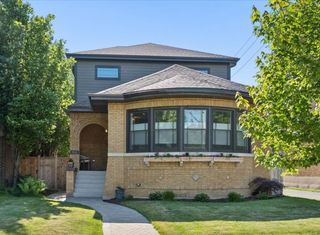 5942 N Kolmar Avenue, Chicago, IL 60646