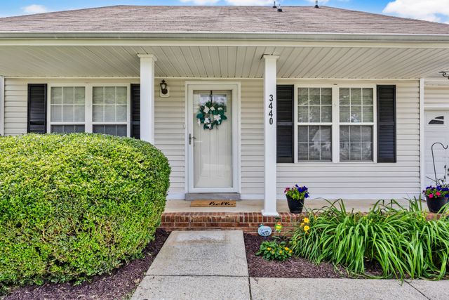 3440 Sandpiper Dr, Clarksville, TN 37042