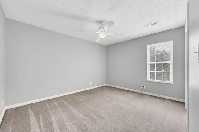 3440 Sandpiper Dr, Clarksville, TN 37042