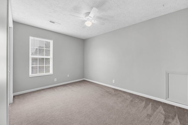 3440 Sandpiper Dr, Clarksville, TN 37042