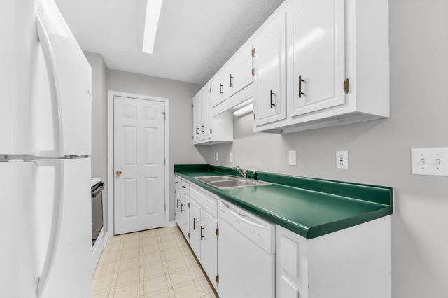 3440 Sandpiper Dr, Clarksville, TN 37042