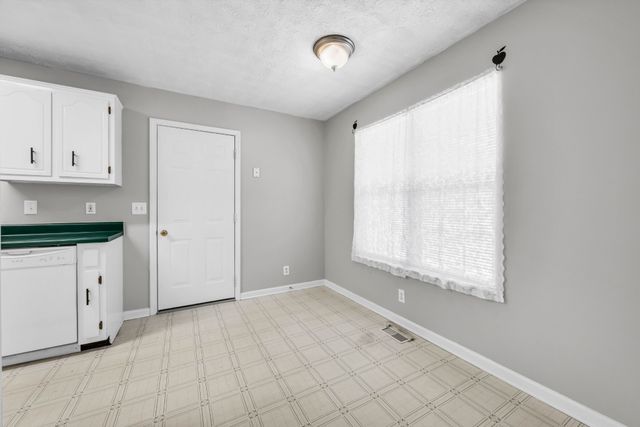 3440 Sandpiper Dr, Clarksville, TN 37042