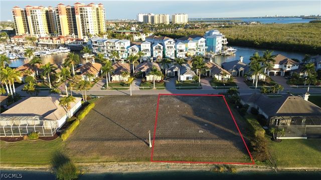 5808 Harbour CIR, Cape Coral, FL 33914