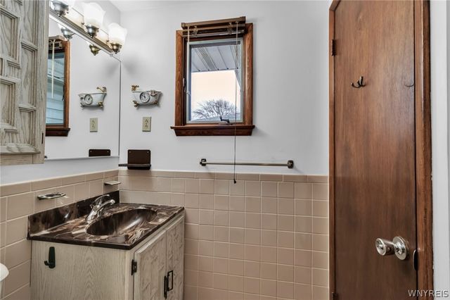 83 Lemoine Avenue, Cheektowaga, NY 14227