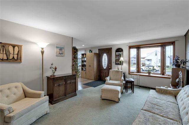 83 Lemoine Avenue, Cheektowaga, NY 14227