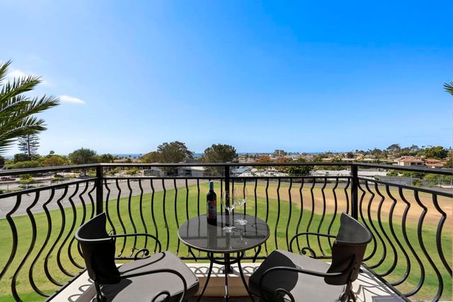 1010 Genter St 302, La Jolla, CA 92037