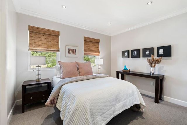 1010 Genter St 302, La Jolla, CA 92037