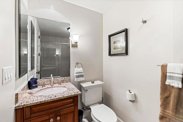 1010 Genter St 302, La Jolla, CA 92037