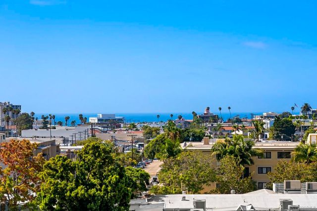 1010 Genter St 302, La Jolla, CA 92037